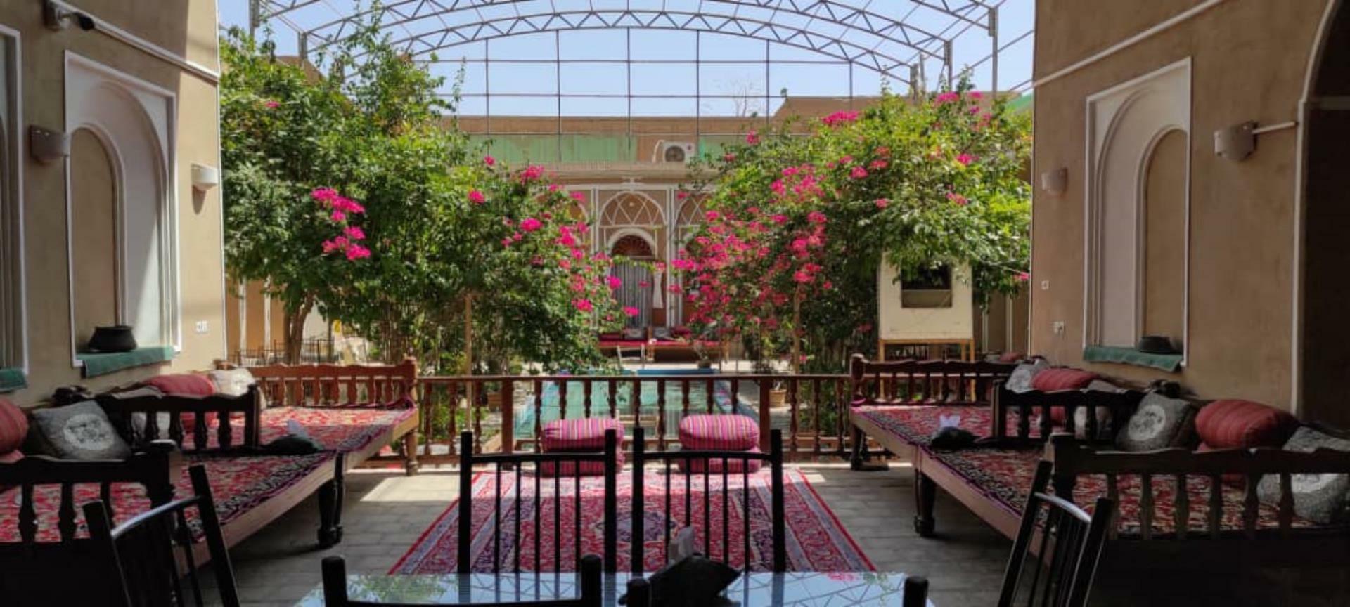 هتل کهن کاشانه یزد فضای بیرونی هتل 10